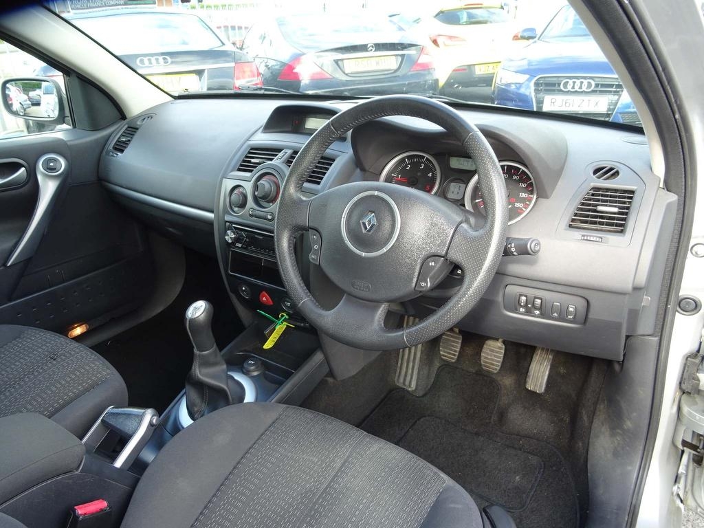 Renault Megane 1.5 dCi Dynamique 5dr 