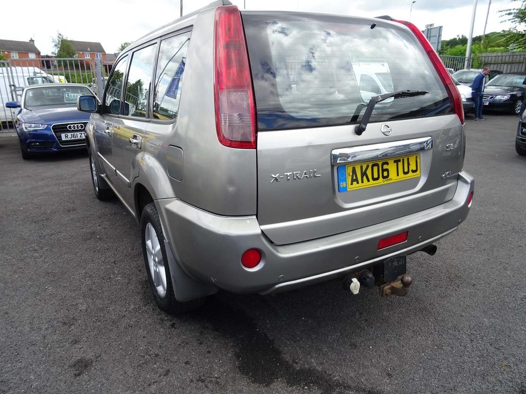 Nissan X-Trail 2.2 dCi SE 5dr 