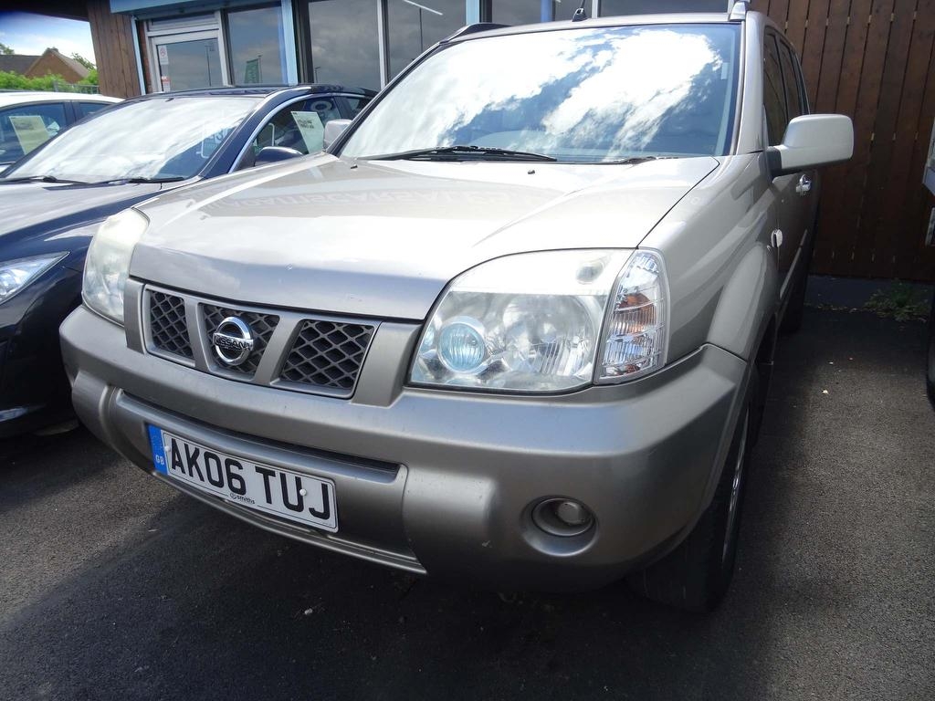 Nissan X-Trail 2.2 dCi SE 5dr 